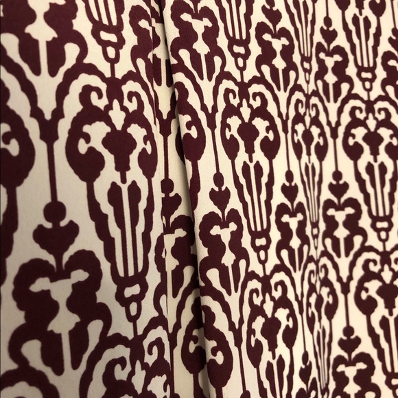 Maroon patterned shift dress - Picture 3 of 3